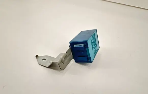 Toyota Prius (XW20) Window wiper relay 8594047010