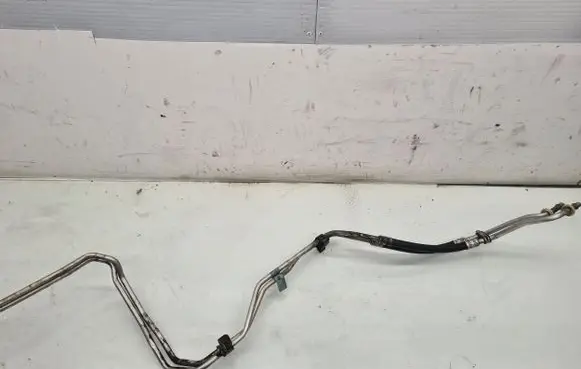 Gearbox oil cooler pipe/hose