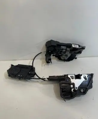 BMW 7 F01 F02 F03 F04 Front door soft close latching motor 4151309800 A053702