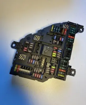 BMW 5 F10 F11 Fuse module 417033452 9264923 03206860