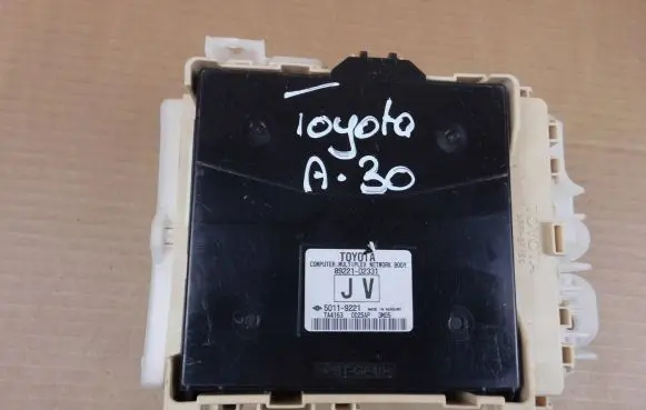 Toyota Auris E180 Other control units/modules 8922102331 8273012X70A