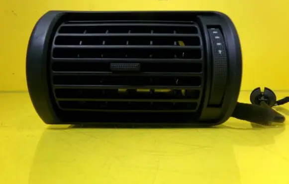 Audi A4 S4 B5 8D Dashboard side air vent grill/cover trim 8D1820902B