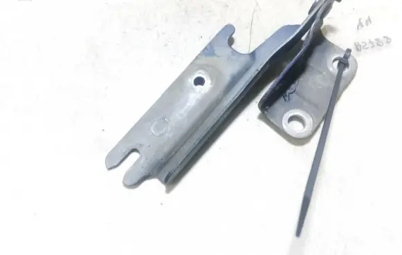 Mazda 323 Engine bonnet/hood hinges