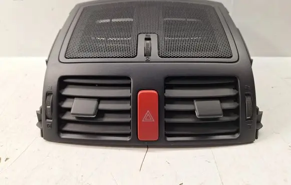 Toyota Auris 150 Dash center air vent grill 8433202131 5567002300