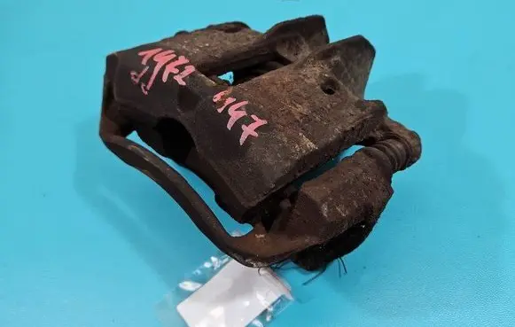 Front brake caliper