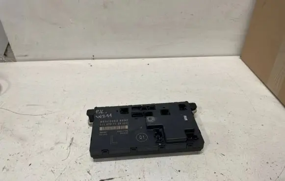 Mercedes-Benz E W211 Door control unit/module 2118707126