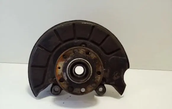 Audi Q3 8U Front wheel hub