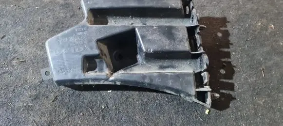 Volvo V60 Front bumper mounting bracket 30796625