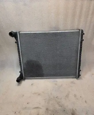 Audi A2 Coolant radiator 8Z0121251