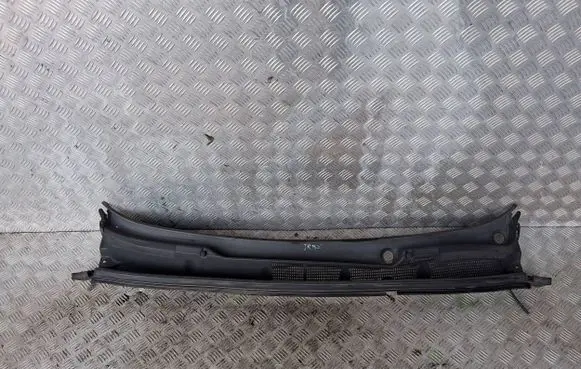 Chevrolet Trax Wiper trim 05249630