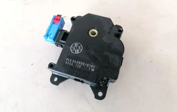 Toyota Urban Cruiser (XP110) Air flap motor/actuator 0638000181 063800-0181