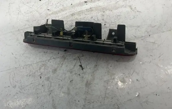 Suzuki Grand Vitara I Third/center stoplight