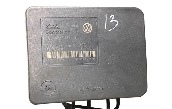 Volkswagen Golf IV ABS Pump 1C0907379C 10096003113 1J0614117E