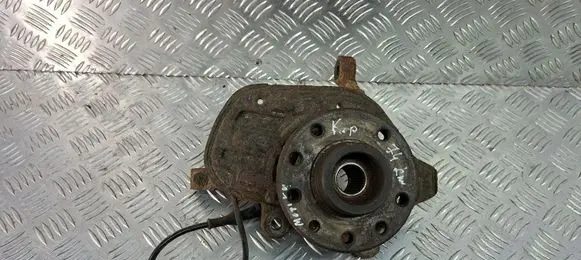 Front wheel hub