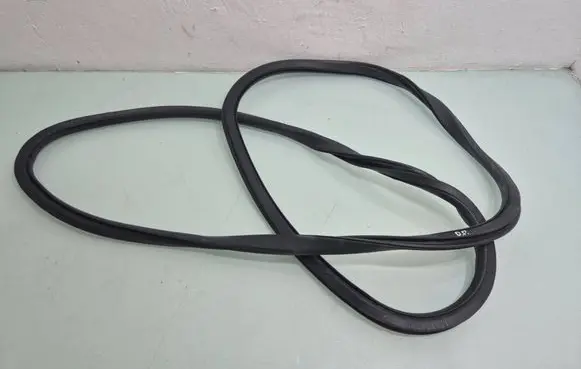 Alfa Romeo Stelvio Front door rubber seal 
