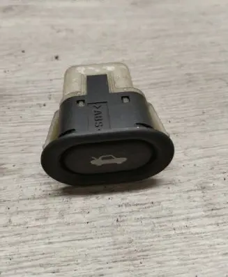 Saab 9-5 Tailgate opening switch 4733440
