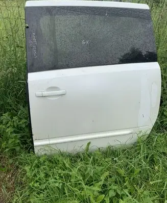 Nissan Quest Side sliding door 