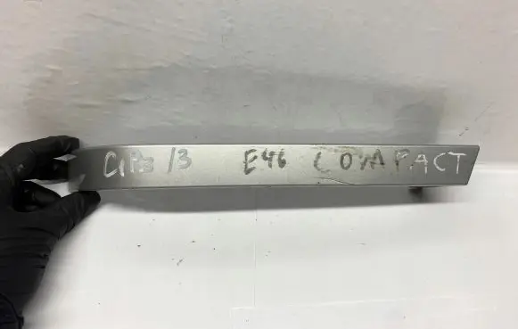 BMW 3 E46 Rear/tail light trim molding 7020080