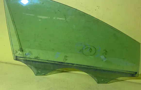 Ford Focus Sliding door window/glass 103KM
