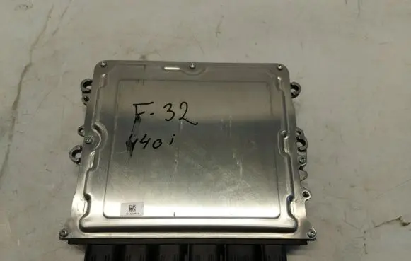 BMW 4 F32 F33 Engine control unit/module ECU 9894913