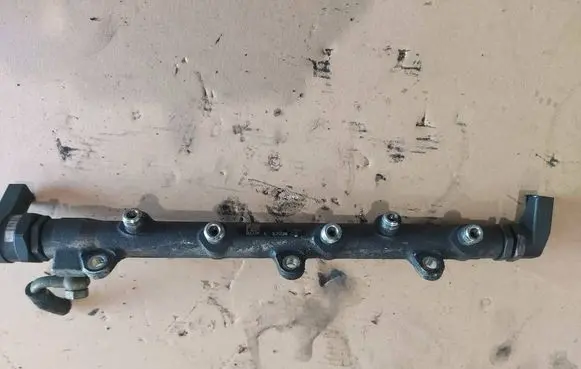 BMW 5 E39 Fuel main line pipe 0445212030 7787164 017381L5