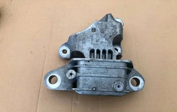 Ford Kuga III Gearbox mount LX617M121FC