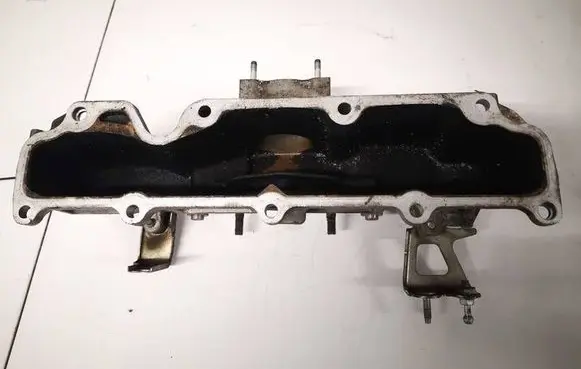 Toyota Avensis T270 Intake manifold 