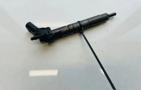Jeep Grand Cherokee (WK) Fuel injector a6420700587 0445115027