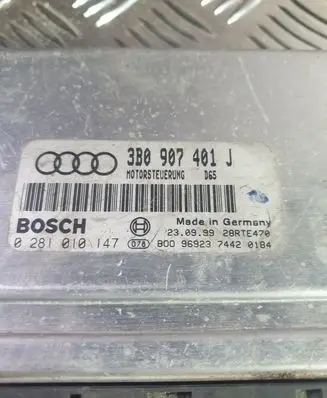 Volkswagen PASSAT B5 Engine control unit/module 3B0907401J