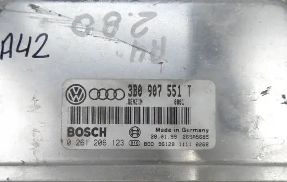 Audi A4 S4 B5 8D Engine control unit/module 3B0907551T 26SA5685 0261206123