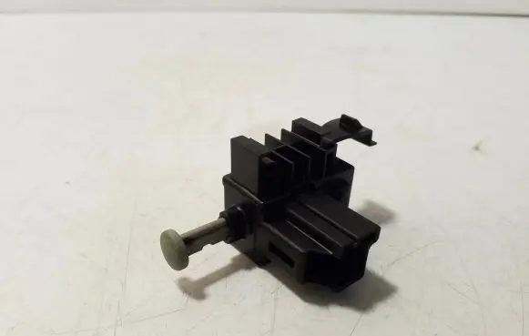 Land Rover Evoque I Clutch pedal sensor 6G9T11A152AA