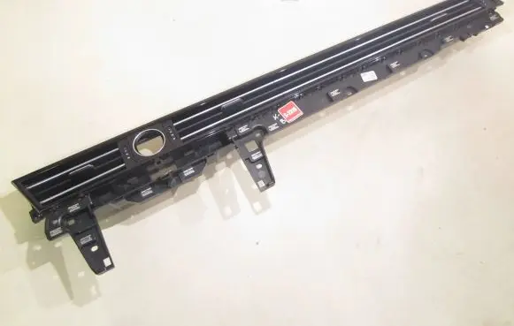 Volkswagen PASSAT B8 Dash center air vent grill 3G1858416