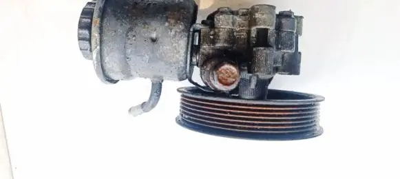 Toyota Avensis T250 Power steering pump 12180