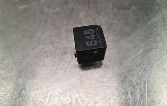 Volkswagen Caddy Other relay 4H0951253A