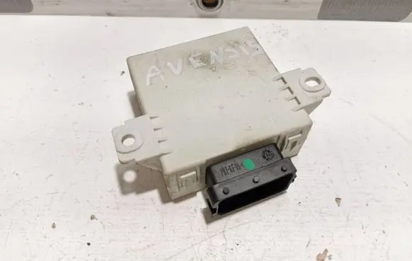 Toyota Avensis T250 Window wiper relay 150696