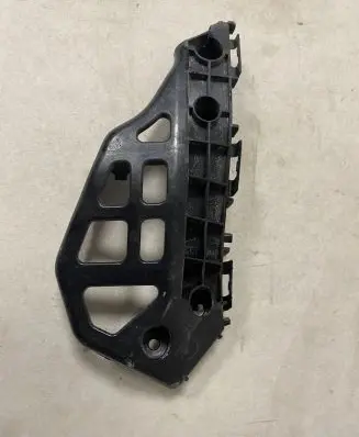 Toyota Auris E180 Front bumper mounting bracket 5253502050