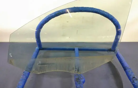 Volvo XC60 Front door window glass four-door 
