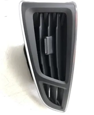 Ford Focus Dashboard side air vent grill/cover trim BM51018B09 31101H