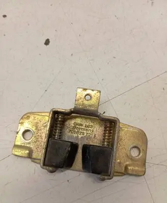 Volkswagen Multivan T4 Loading door lock 701829721A