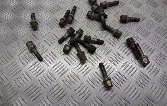 Mercedes-Benz E W210 Nuts/bolts 