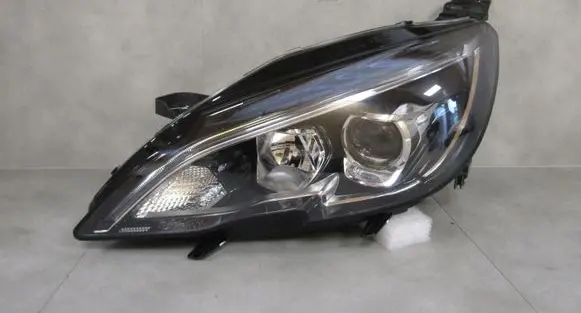 Peugeot 308 Headlight/headlamp 9816990680-00