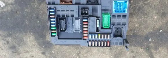 Peugeot 208 Comfort/convenience module 9807531680