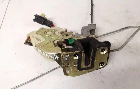 KIA Sorento Front door lock