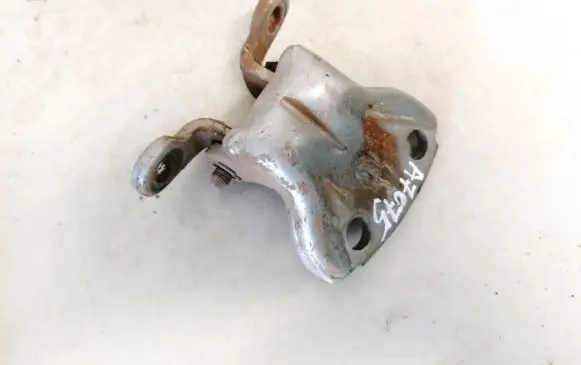 Rover 45 Rear door lower hinge