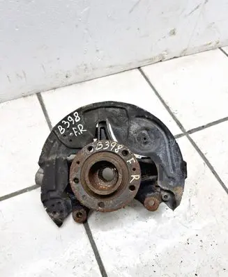 Peugeot 3008 II Front wheel hub spindle knuckle 