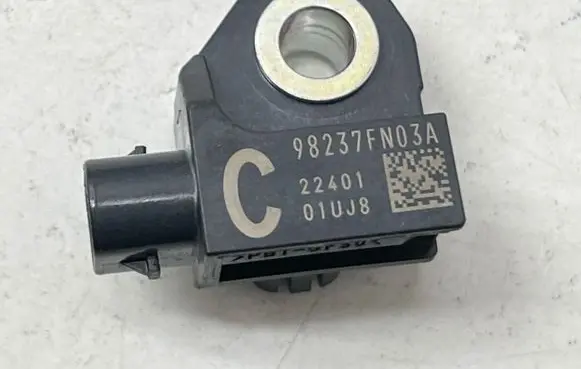 Subaru Crosstrek III Airbag deployment crash/impact sensor 98237FN03A 01UJ8 22401