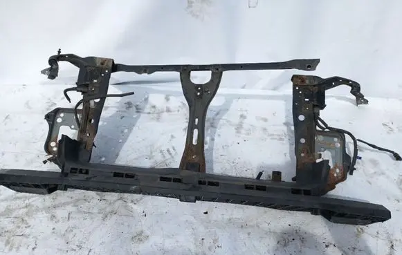 Subaru Legacy Radiator support slam panel