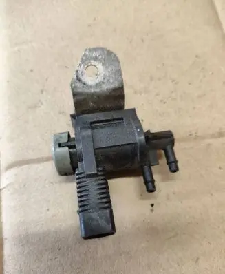 Volkswagen PASSAT CC Turbo solenoid valve 1K0906283A