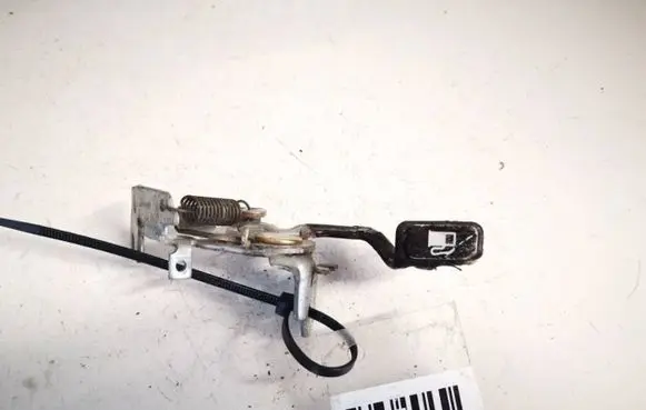 Toyota Yaris Fuel tank opening switch 