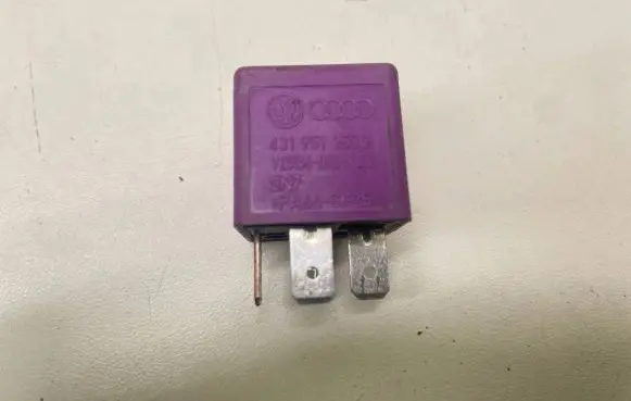 Audi A6 S6 C5 4B Other relay 431951253G V23134B52X372